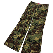Load image into Gallery viewer, Women's Glo Corduroy Camo Pants - Size S
