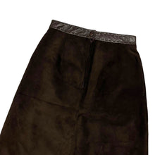 Load image into Gallery viewer, Women&#39;s Danier Suede Skirt - Size M
