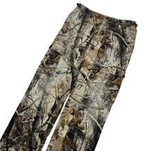 Load image into Gallery viewer, Cabella&#39;s Realtree Camo Cargo Pants - Size 36&quot;
