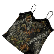 Load image into Gallery viewer, Women's RealTree Camo Tank - Size M
