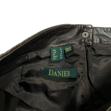Load image into Gallery viewer, Women&#39;s Danier Suede Skirt - Size M
