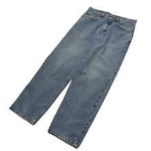 Load image into Gallery viewer, Levi’s 550 Denim Jeans - Size 32&quot;
