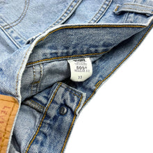 Load image into Gallery viewer, Levi&#39;s 505 Denim Shorts - Size 31&quot;
