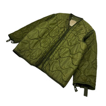 Load image into Gallery viewer, US Army Quilted Cold Weather Liner - Size M/L
