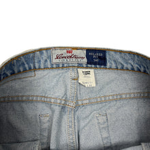 Load image into Gallery viewer, Levi&#39;s 540 Relaxed Fit Denim Jeans - Size 38&quot;
