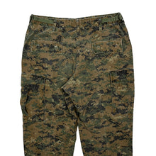 Load image into Gallery viewer, True Spec Digital Camo Cargo Pants - Size 34"
