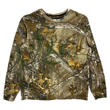 Load image into Gallery viewer, Realtree Camo Pocket Long Sleeve - Size L
