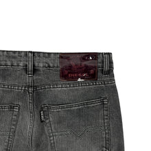 Load image into Gallery viewer, Diesel Denim Jeans - Size 33&quot;
