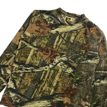 Load image into Gallery viewer, Russell Outdoors Realtree Camo Pocket Long Sleeve - Size L
