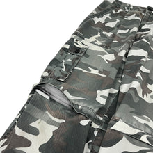 Load image into Gallery viewer, No Boundaries Civilian Camo Cargo Convertible Pants - Size 32"
