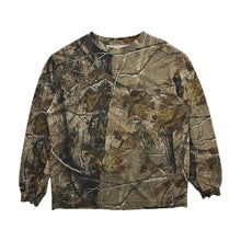 Load image into Gallery viewer, Realtree Camo Pocket Longsleeve - Size XL
