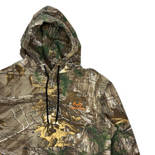 Load image into Gallery viewer, Realtree Branded Camo Pullover Hoodie - Size L
