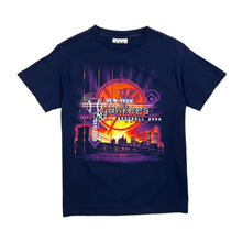 Load image into Gallery viewer, 2000 New York Yankees Baseball Skyline Tee - Size M
