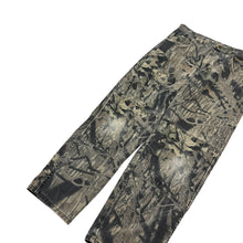 Load image into Gallery viewer, Wrangler Double Knee Realtree Camo Denim Jeans - Size 32"
