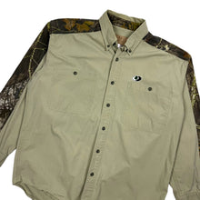 Load image into Gallery viewer, Mossy Oak Ripstop Realtree Camo Hunting Shirt  - Size L
