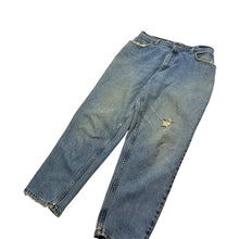 Load image into Gallery viewer, Women’s Levi’s 551 Denim Jeans - Size S
