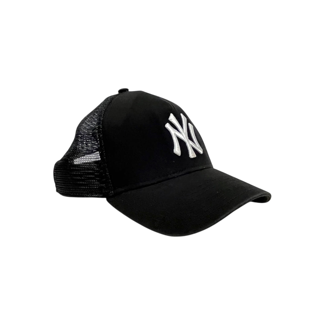 New York Yankees Mesh Trucker - Adjustable