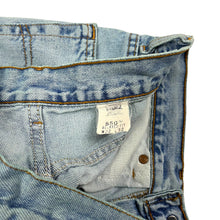 Load image into Gallery viewer, Distressed Levi&#39;s 550 Denim Jeans - Size 30&quot;
