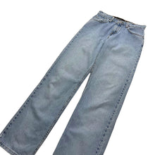 Load image into Gallery viewer, Women’s 1999 Levi’s Silver Tab Relaxed Guy’s Fit Denim Jeans - Size 28&quot;
