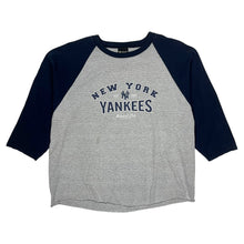 Load image into Gallery viewer, 2002 New York Yankees Baseball Tee - Size L
