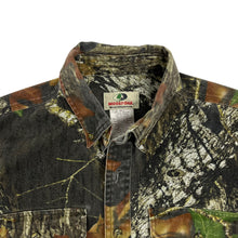 Load image into Gallery viewer, Mossy Oak Real Tree Hunting Shirt - Size L
