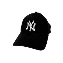 Load image into Gallery viewer, New York Yankees Mesh Trucker - Adjustable
