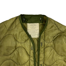 Load image into Gallery viewer, 1975 US Army Quilted Cold Weather Liner - Size S/M
