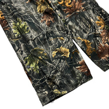 Load image into Gallery viewer, SuperFlauge Realtree Camo Utility Pants - Size M/L
