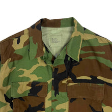 Load image into Gallery viewer, US Army Woodland Camo Field Jacket - Size S
