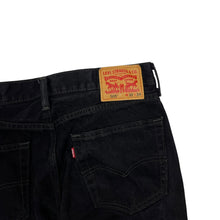 Load image into Gallery viewer, Levi's 505 Denim Jeans - Size 32"
