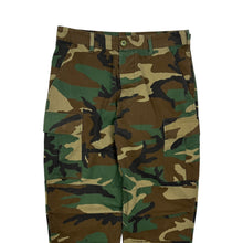 Load image into Gallery viewer, US Army Woodland Camo Cargo Pants - 34"
