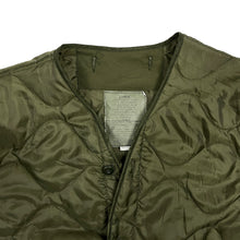 Load image into Gallery viewer, US Army Quilted Military Jacket Liner - Size XL
