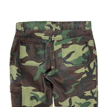 Load image into Gallery viewer, Women&#39;s Low Rise Camo Pants - Size M
