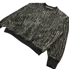 Load image into Gallery viewer, Cabela&#39;s Realtree Camo Crewneck Sweatshirt - Size L
