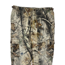 Load image into Gallery viewer, Cabella&#39;s Realtree Camo Cargo Pants - Size 36&quot;

