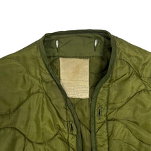 Load image into Gallery viewer, US Army Quilted Cold Weather Liner - Size M/L
