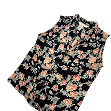 Load image into Gallery viewer, Women's Le Chateau Floral Top - Size M/L
