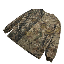 Load image into Gallery viewer, Realtree Camo Pocket Longsleeve - Size XL
