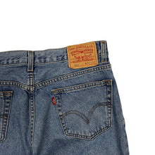 Load image into Gallery viewer, Levi's 560 Denim Jeans - Size 34"
