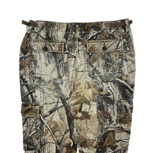 Load image into Gallery viewer, Cabella&#39;s Realtree Camo Cargo Pants - Size 36&quot;

