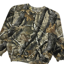 Load image into Gallery viewer, Outfitter&#39;s Ridge Realtree Hardwoods Camo Crewneck Sweatshirt - Size M
