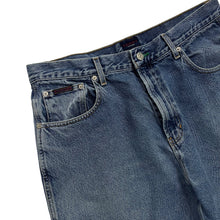 Load image into Gallery viewer, Tommy Hilfiger Carpenter Denim Shorts - Size 34&quot;
