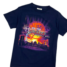 Load image into Gallery viewer, 2000 New York Yankees Baseball Skyline Tee - Size M
