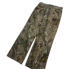 Load image into Gallery viewer, Snafu Studios Realtree Camo Double Knee Denim Jeans - Size 32&quot;
