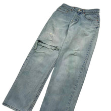 Load image into Gallery viewer, Distressed Levi&#39;s 550 Denim Jeans - Size 30&quot;
