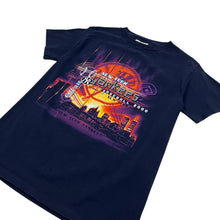 Load image into Gallery viewer, 2000 New York Yankees Baseball Skyline Tee - Size M

