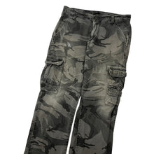 Load image into Gallery viewer, Wrangler Tonal Camo Cargo Pants - Size 34&quot;
