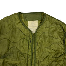 Load image into Gallery viewer, US Army Quilted Jacket Liner - Size L/XL
