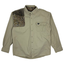 Load image into Gallery viewer, Mossy Oak Hunting Shirt - Size L/XL
