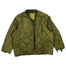 Load image into Gallery viewer, US Army Quilted Jacket Liner - Size M/L
